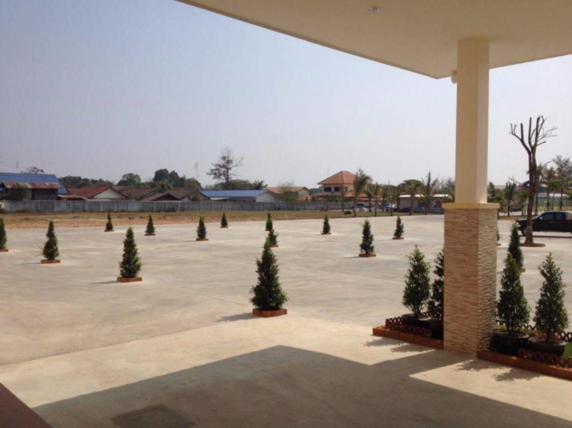 Lita Place Roi Et Exterior foto